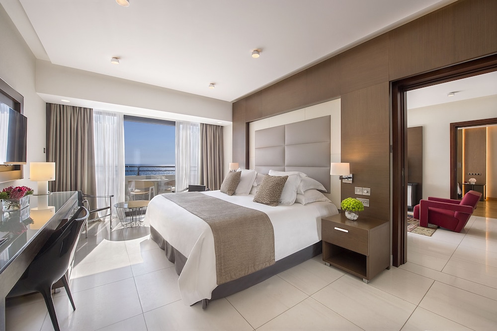 Amathus Beach Hotel Limassol — Hotel rooms in Limassol, Limassol Region