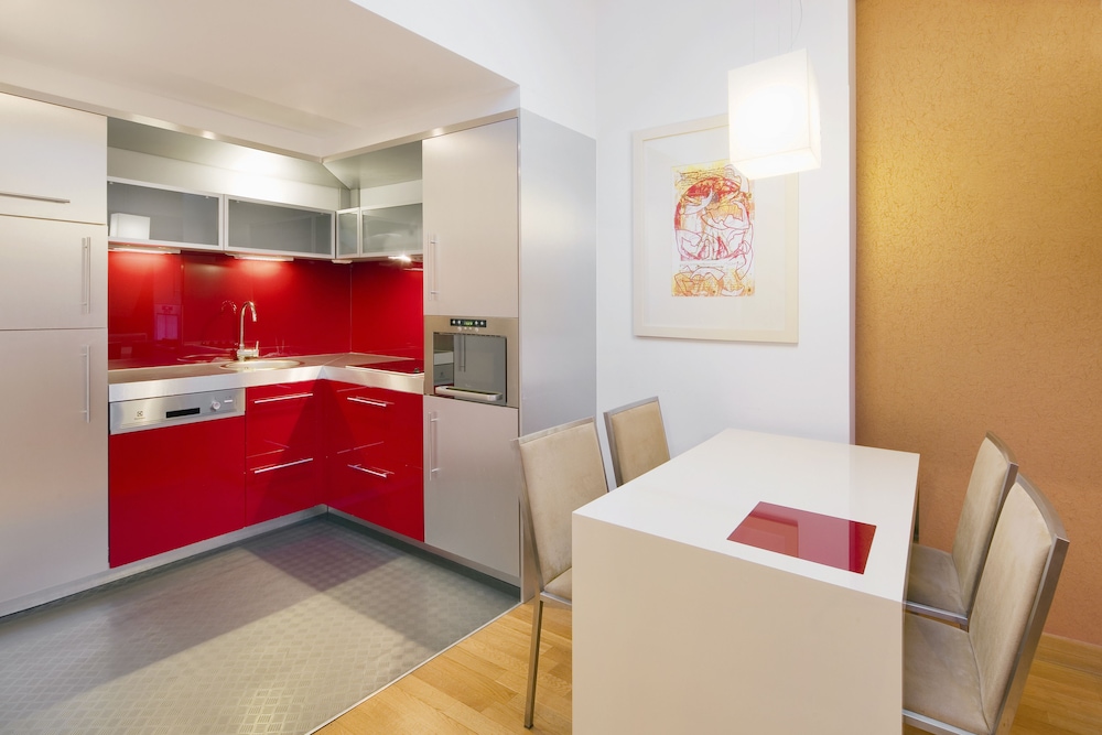 Mamaison Residence Diana — Hotel rooms in Warsaw, Masovian