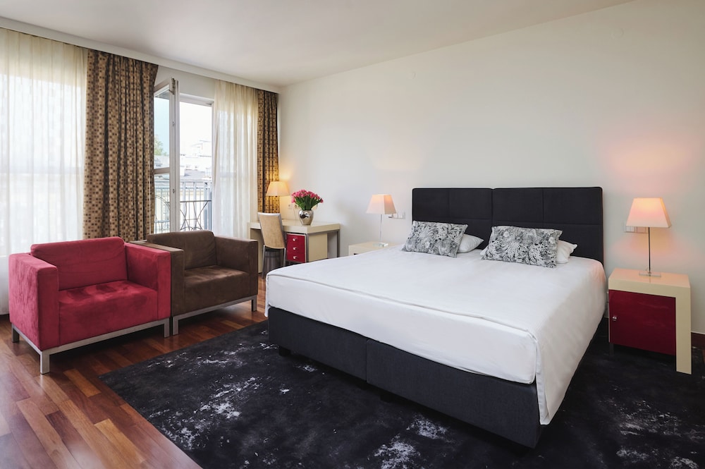 Mamaison Residence Diana — Hotel rooms in Warsaw, Masovian