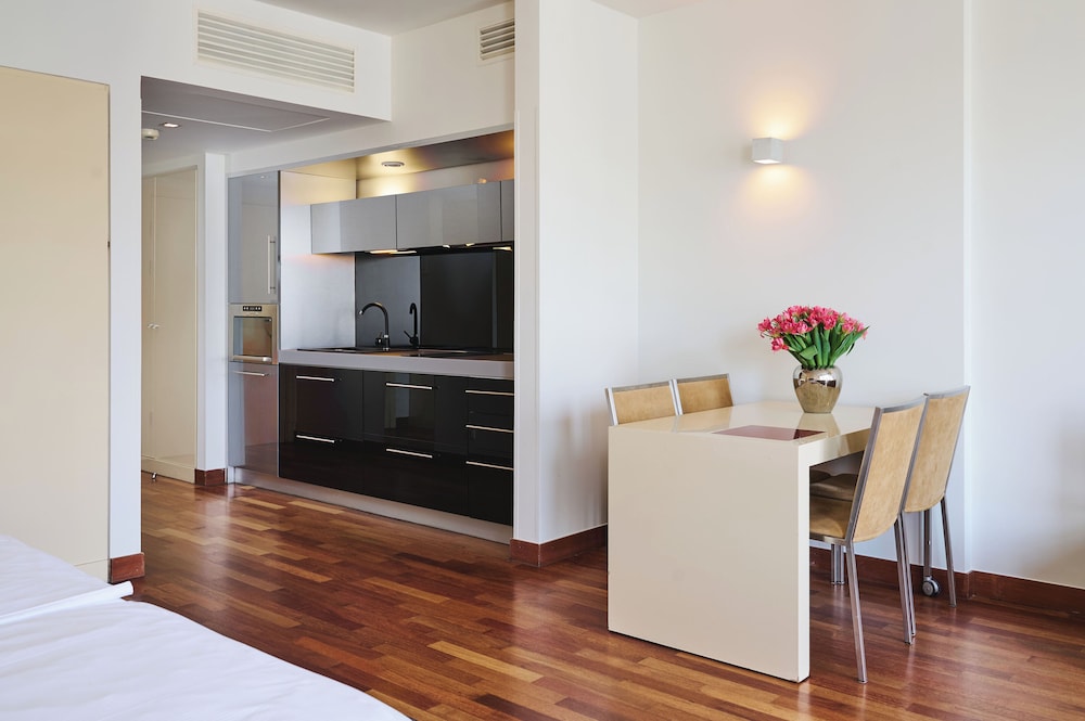 Mamaison Residence Diana — Hotel rooms in Warsaw, Masovian