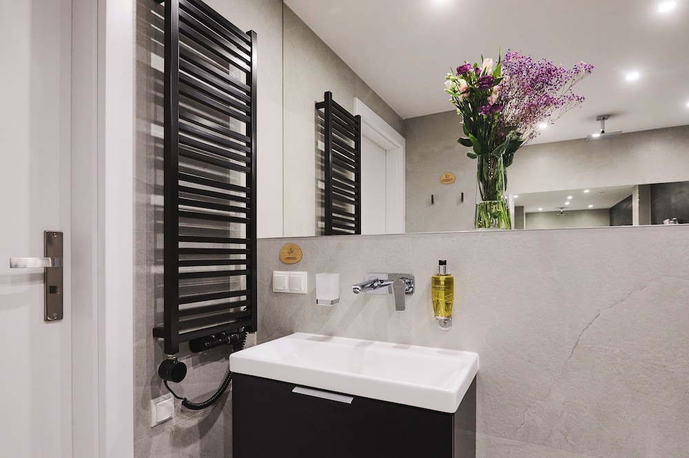 Mamaison Residence Diana — Hotel rooms in Warsaw, Masovian