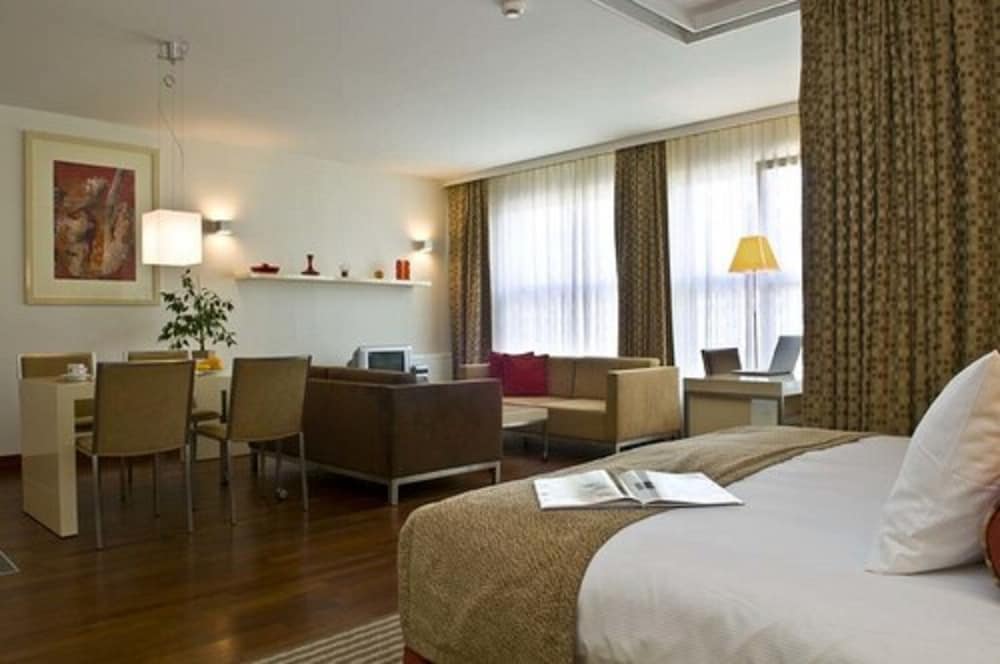 Mamaison Residence Diana — Hotel rooms in Warsaw, Masovian