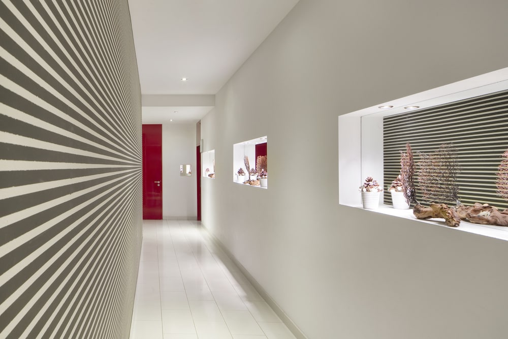 Mamaison Residence Diana — Hotel building in Warsaw, Masovian