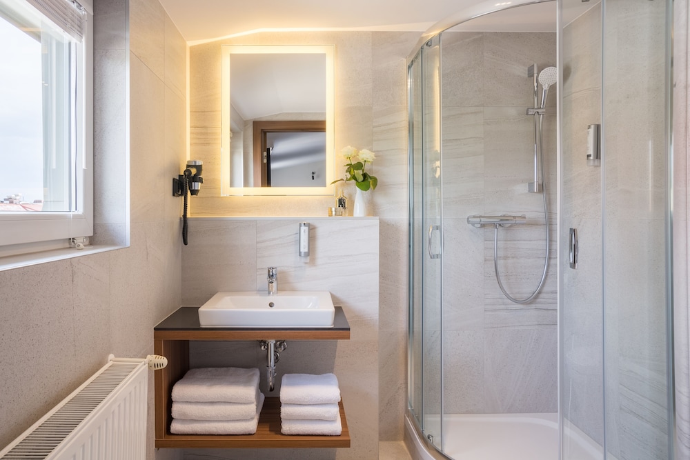 Hotel Ascot Premium — Hotel rooms in Krakow, Lesser Poland