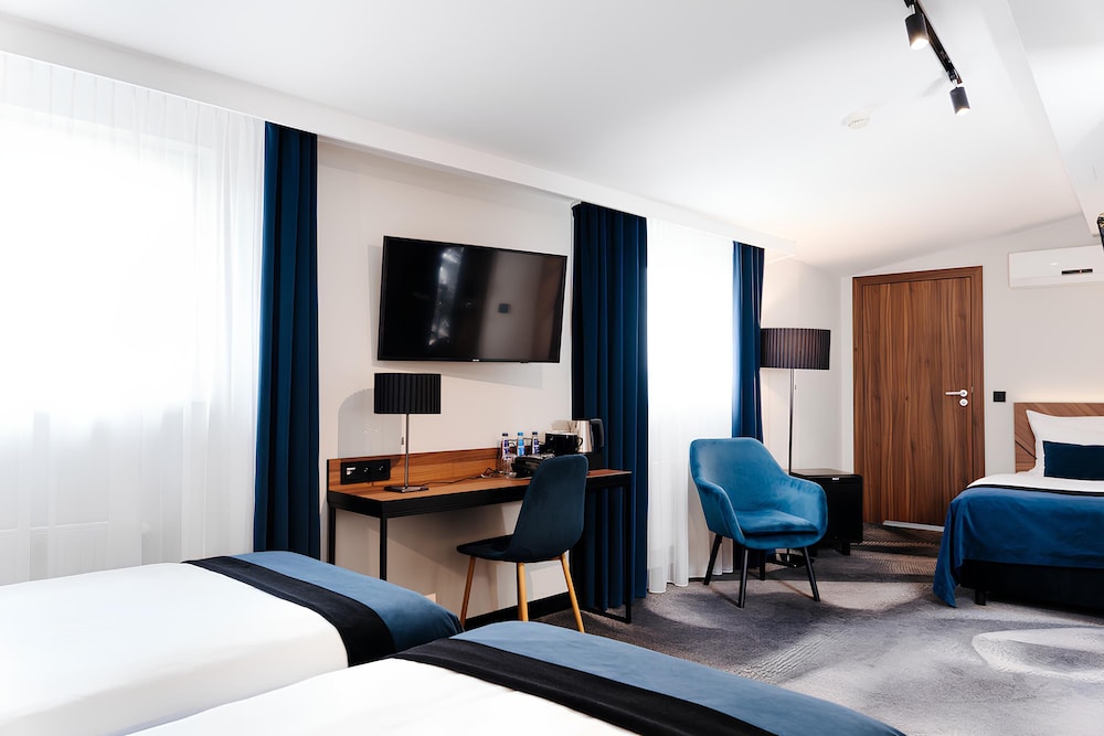 Hotel Ascot Premium — Hotel rooms in Krakow, Lesser Poland