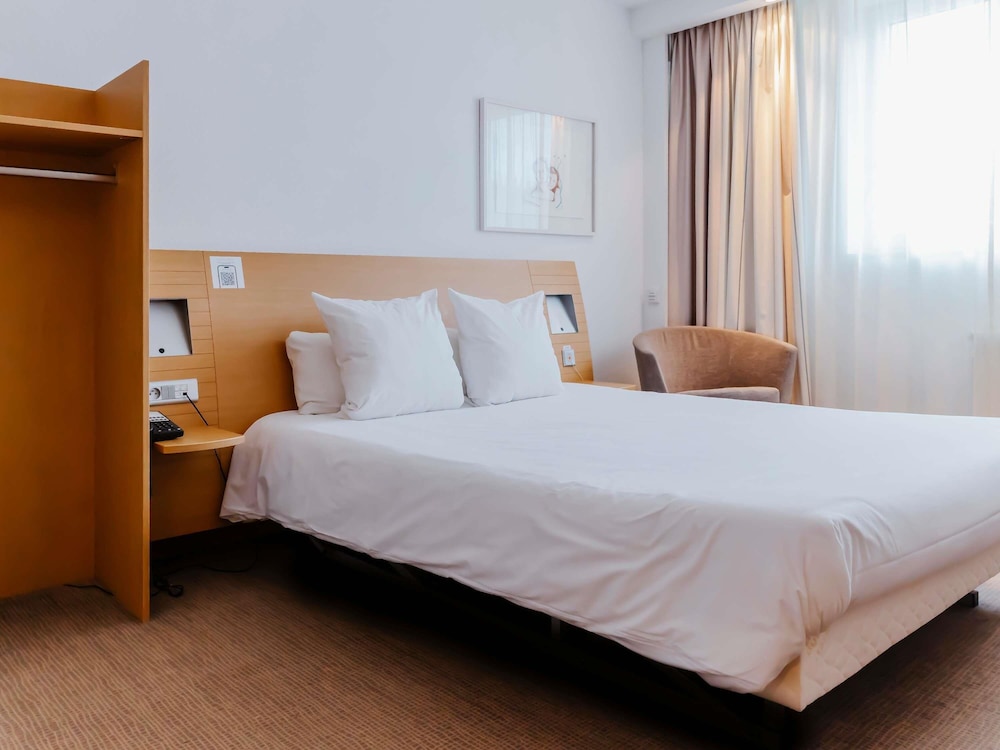 Novotel Krakow City West — Hotel rooms in Krakow, Lesser Poland
