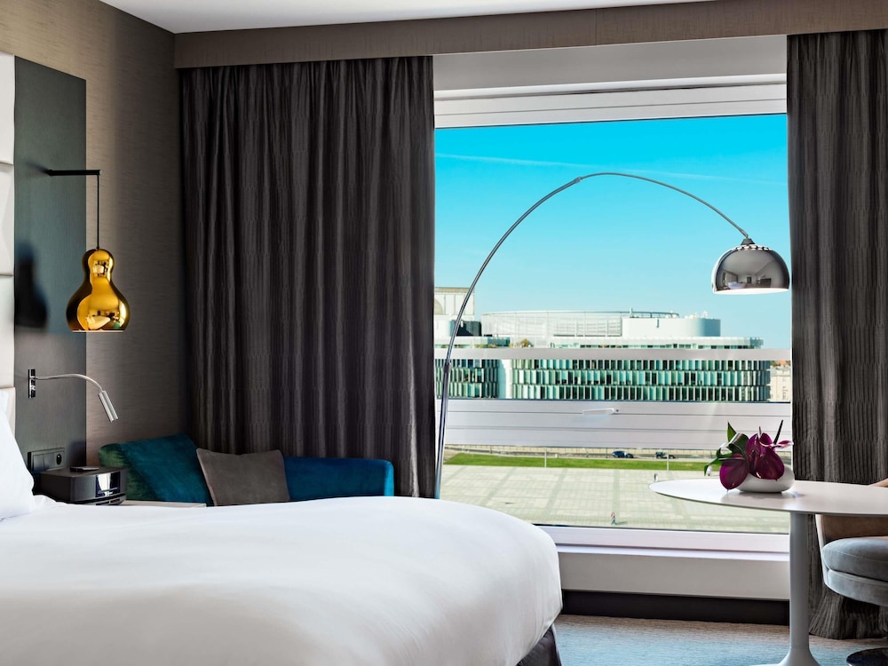 Sofitel Warsaw Victoria — Hotel rooms in Warsaw, Masovian