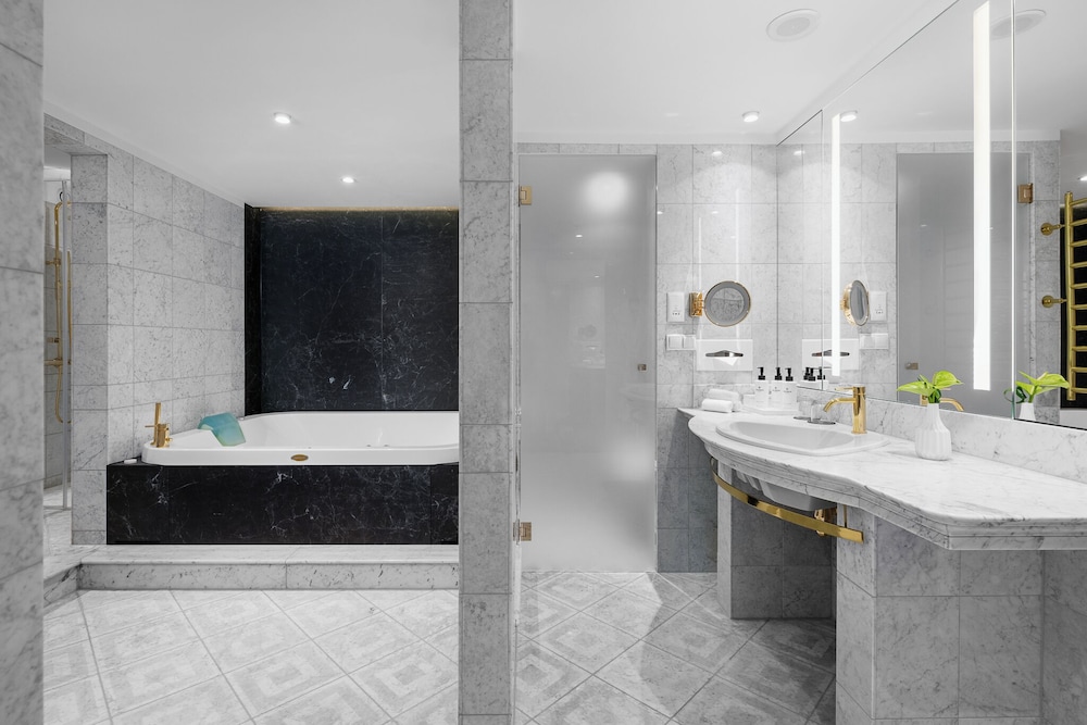 Sofitel Warsaw Victoria — Hotel rooms in Warsaw, Masovian