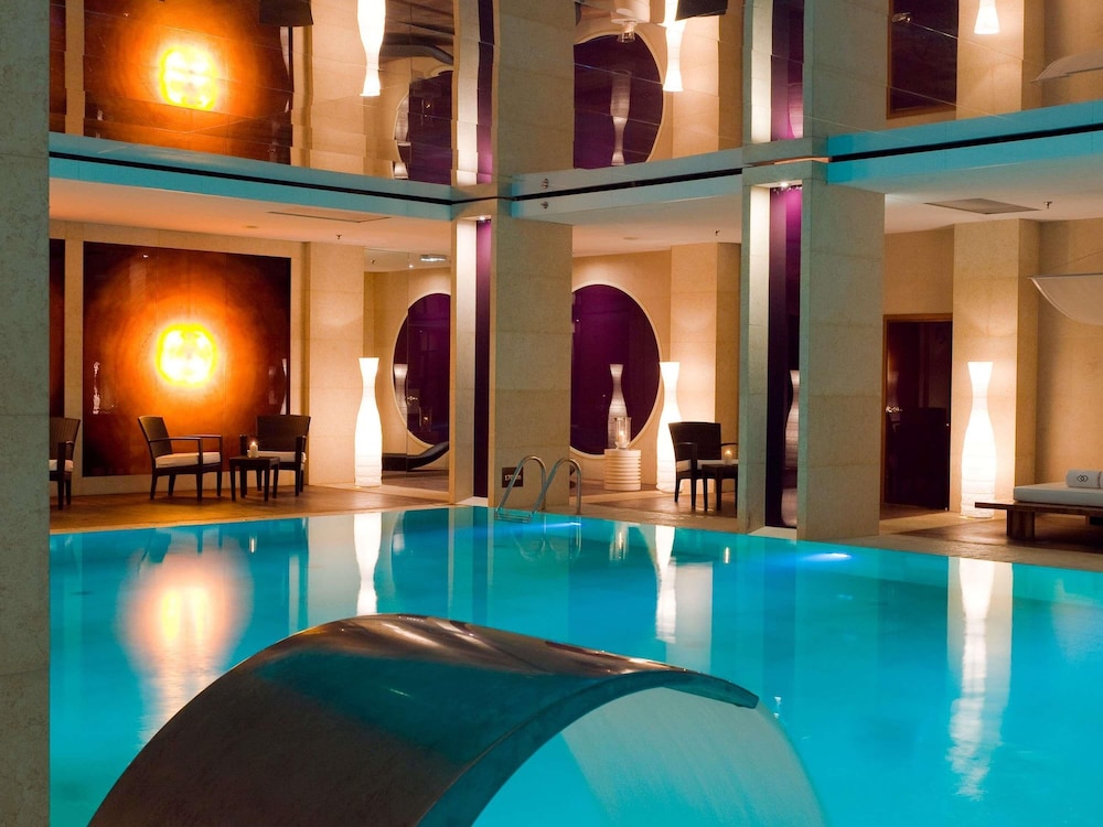 Sofitel Warsaw Victoria — Swimming pool in Warsaw, Masovian