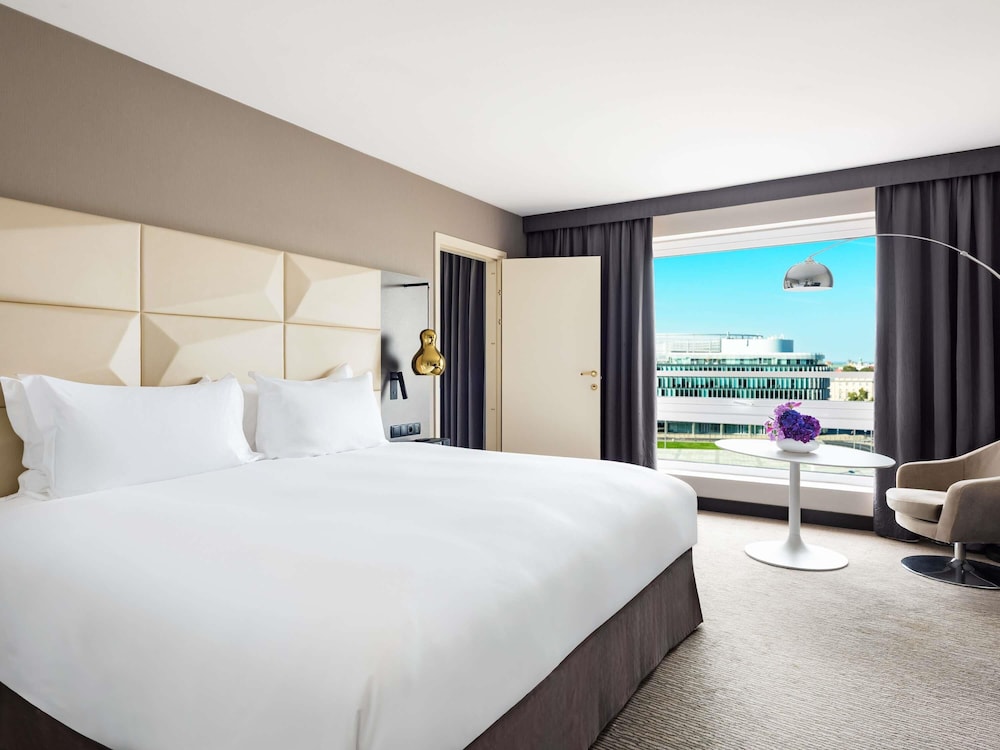 Sofitel Warsaw Victoria — Hotel rooms in Warsaw, Masovian
