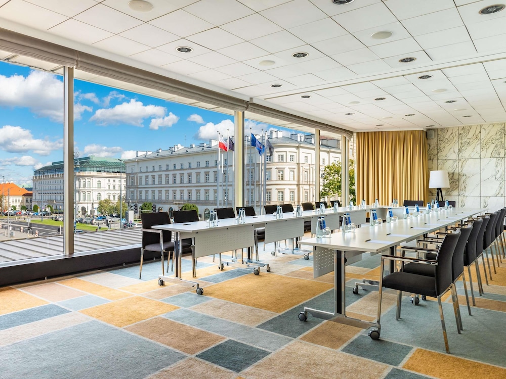 Sofitel Warsaw Victoria — Hotel building in Warsaw, Masovian