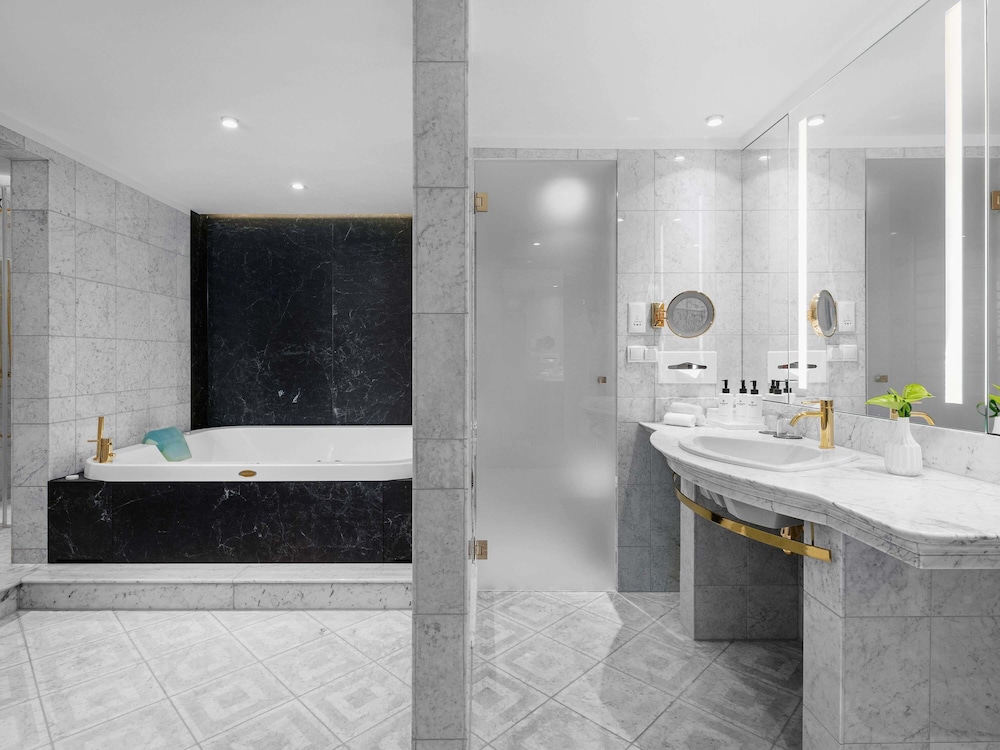 Sofitel Warsaw Victoria — Hotel rooms in Warsaw, Masovian