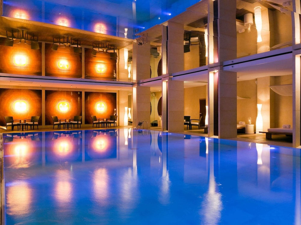 Sofitel Warsaw Victoria — Swimming pool in Warsaw, Masovian