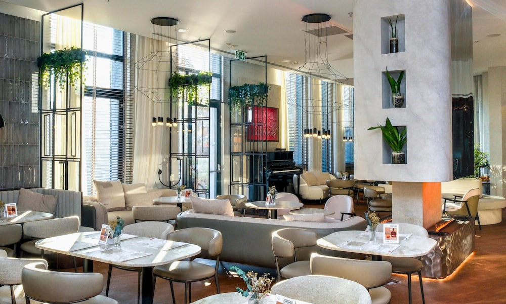 Hilton Gdansk — Restaurant & bars in Gdansk, Pomeranian