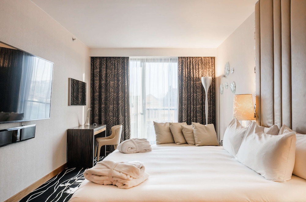 Hilton Gdansk — Hotel rooms in Gdansk, Pomeranian
