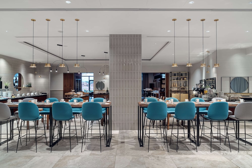 Hilton Gdansk — Restaurant & bars in Gdansk, Pomeranian