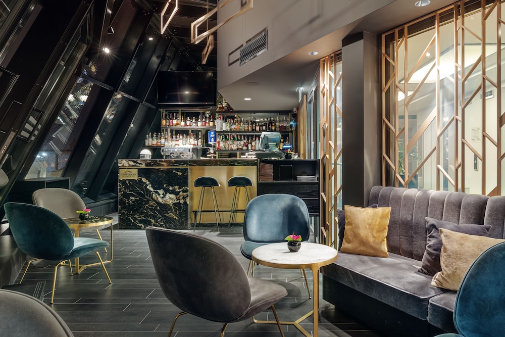 Hilton Gdansk — Restaurant & bars in Gdansk, Pomeranian