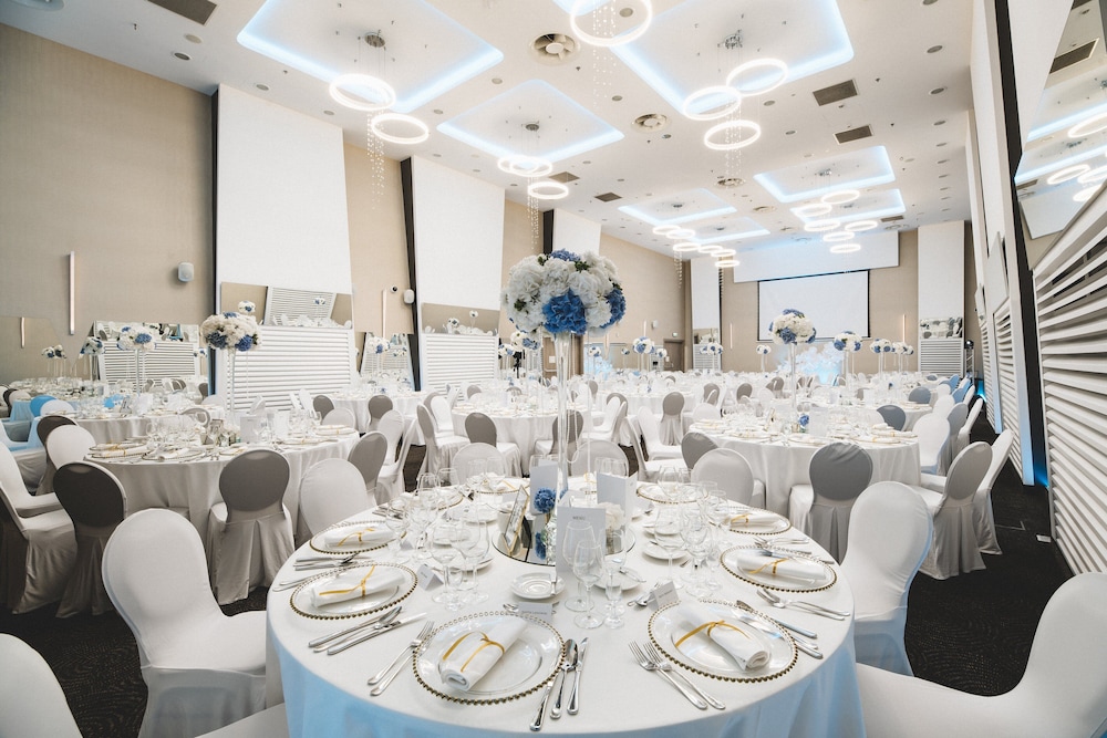 Holiday Inn Krakow City Centre by IHG — Hotel building in Krakow, Lesser Poland