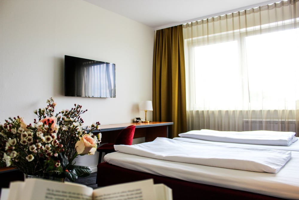 Good Morning + Berlin City East — Hotel rooms in Berlin, Berlin