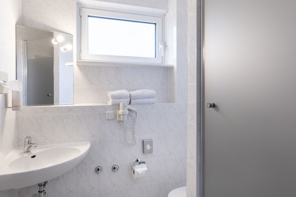 Good Morning + Berlin City East — Hotel rooms in Berlin, Berlin
