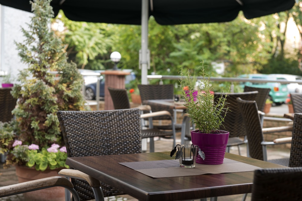 Good Morning + Berlin City East — Restaurant & bars in Berlin, Berlin