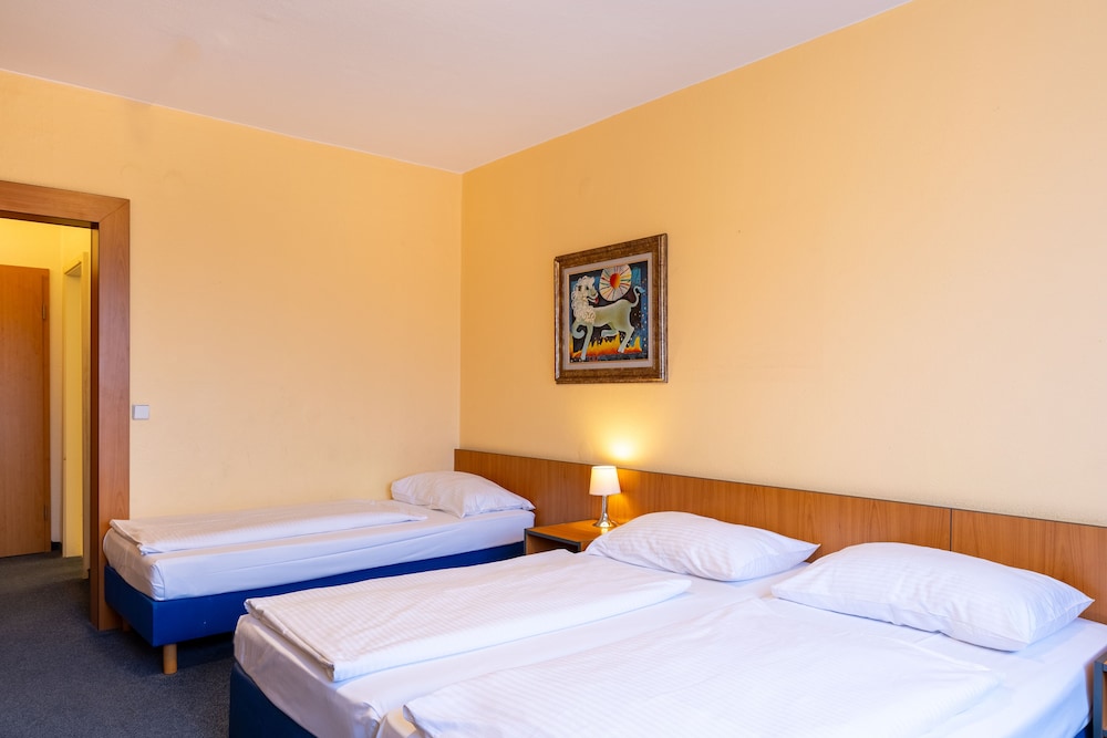 Good Morning + Berlin City East — Hotel rooms in Berlin, Berlin