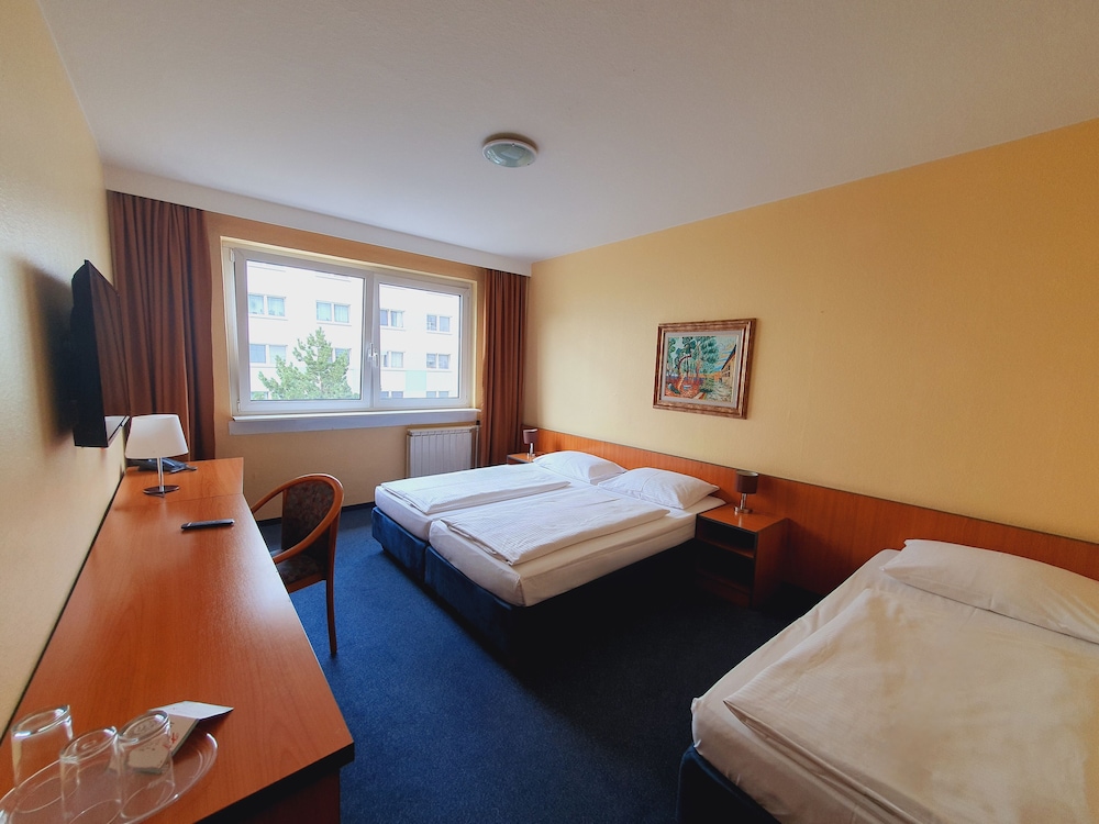 Good Morning + Berlin City East — Hotel rooms in Berlin, Berlin