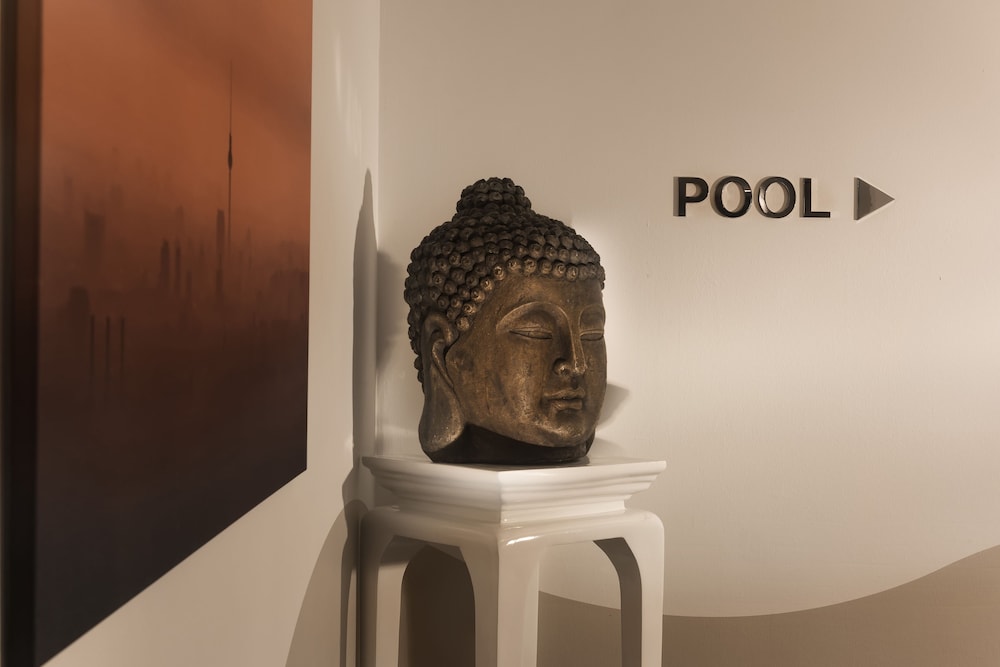 Holiday Inn Berlin City West by IHG — Swimming pool in Berlin, Berlin