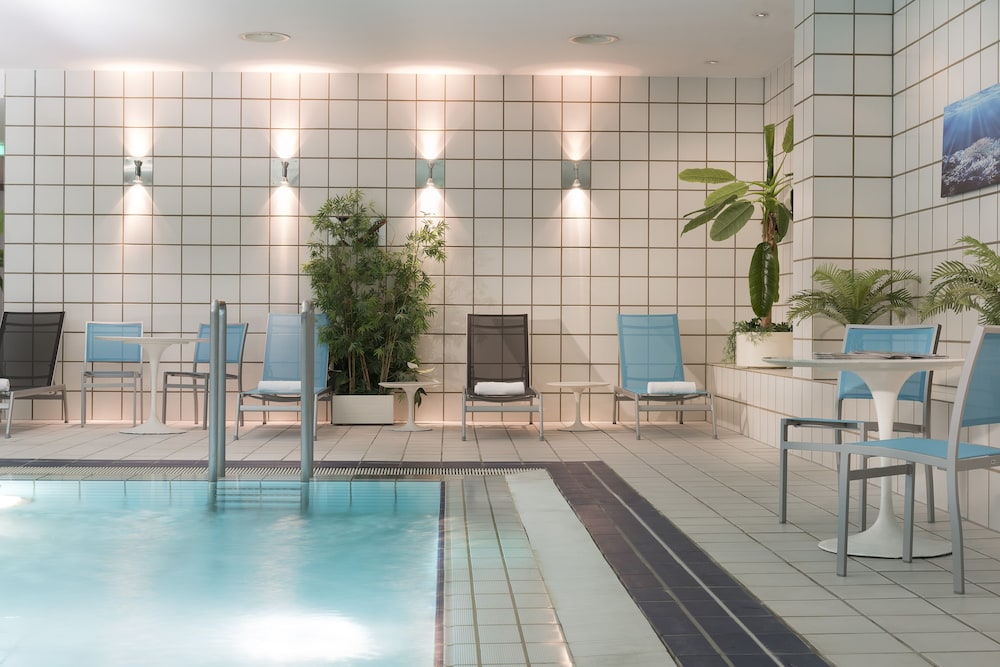 Holiday Inn Berlin City West by IHG — Swimming pool in Berlin, Berlin