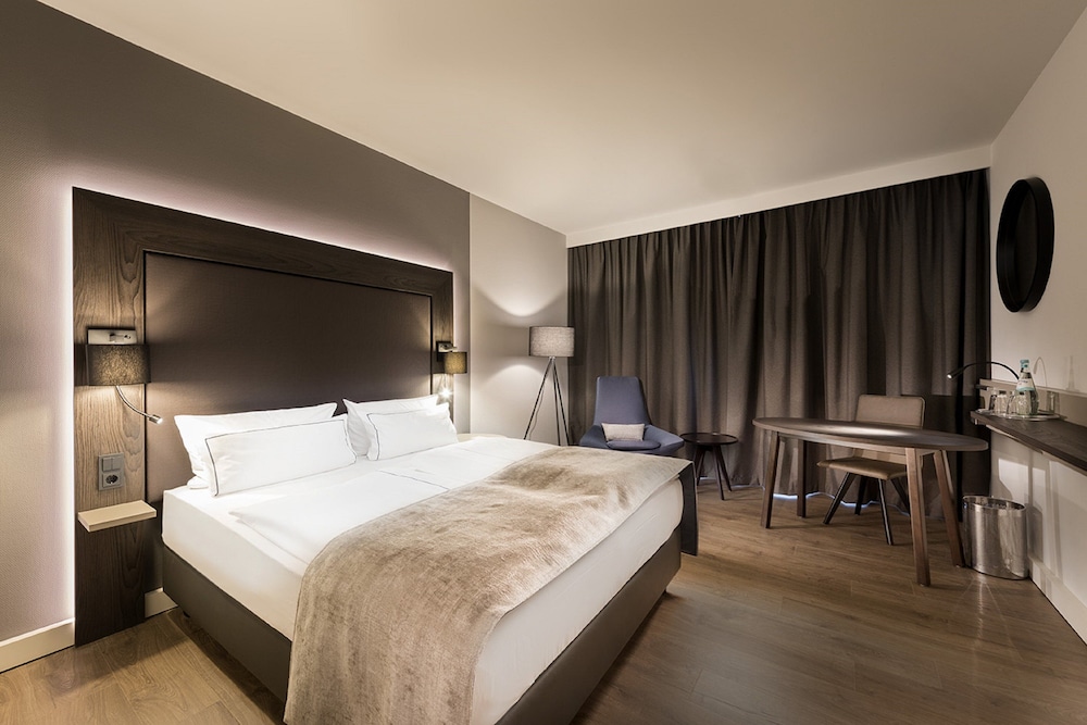 Holiday Inn Berlin City West by IHG — Hotel rooms in Berlin, Berlin
