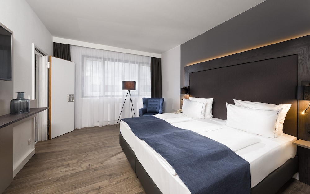 Holiday Inn Berlin City West by IHG — Hotel rooms in Berlin, Berlin
