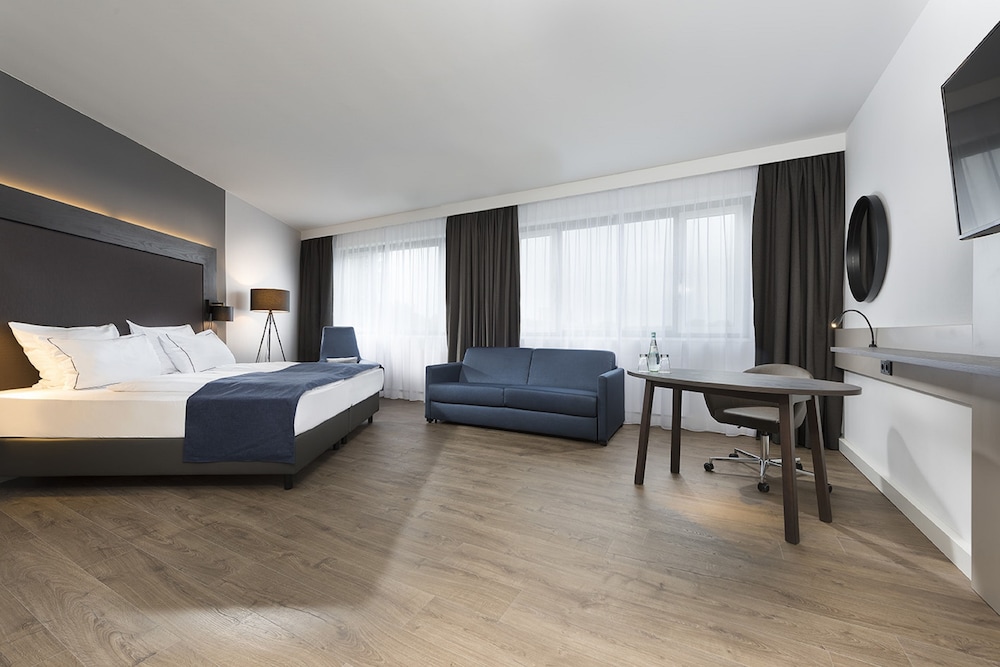 Holiday Inn Berlin City West by IHG — Hotel rooms in Berlin, Berlin