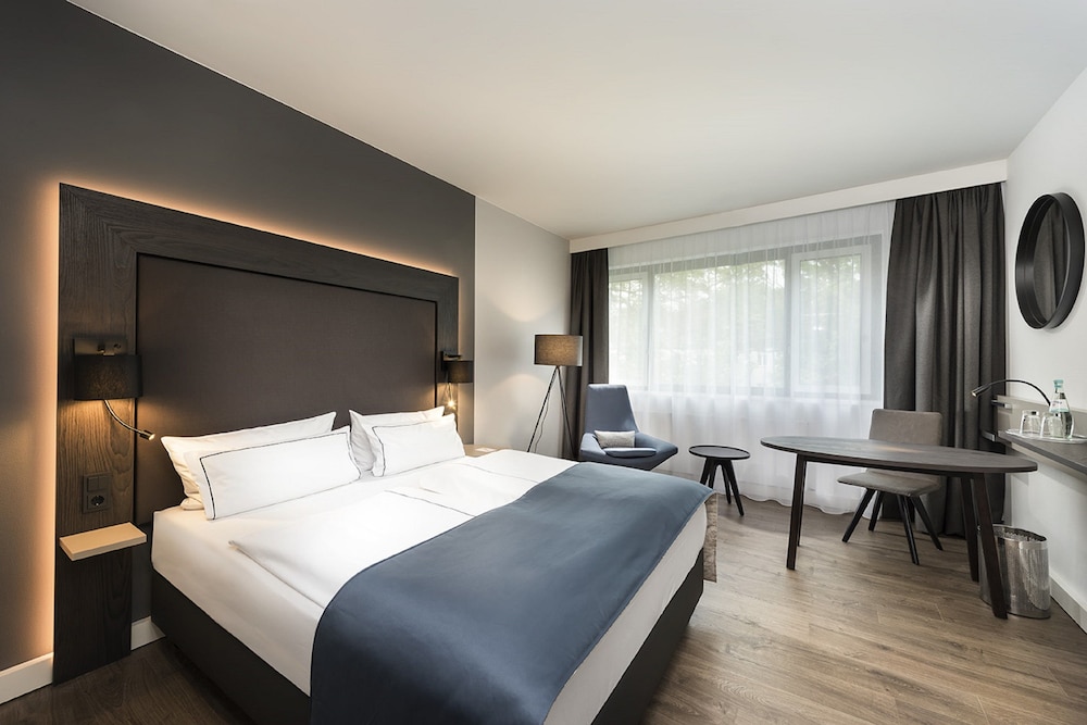 Holiday Inn Berlin City West by IHG — Hotel rooms in Berlin, Berlin