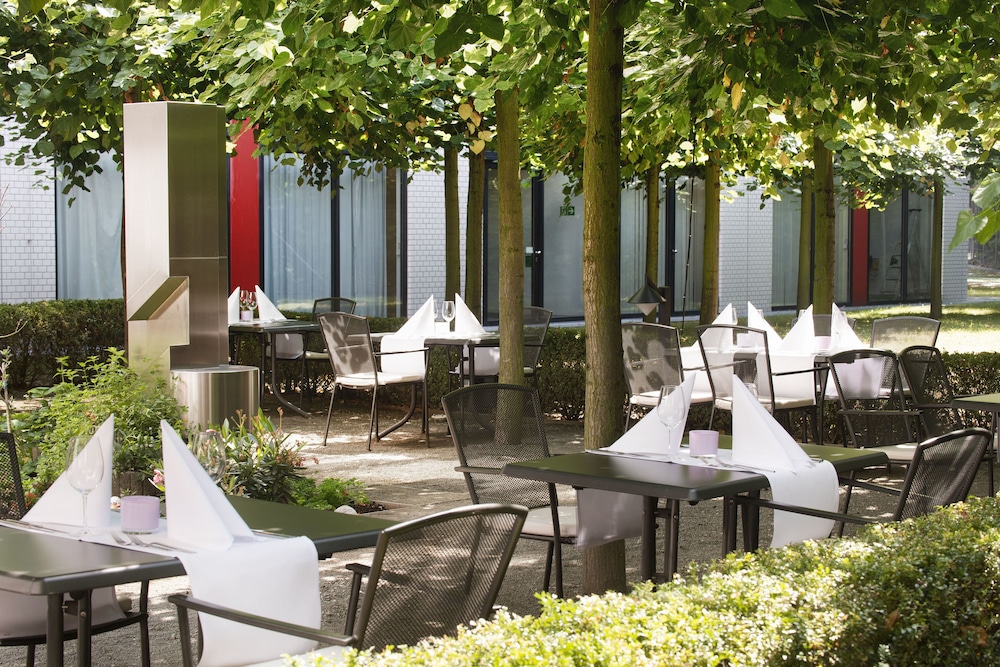 Holiday Inn Berlin City West by IHG — Restaurant & bars in Berlin, Berlin
