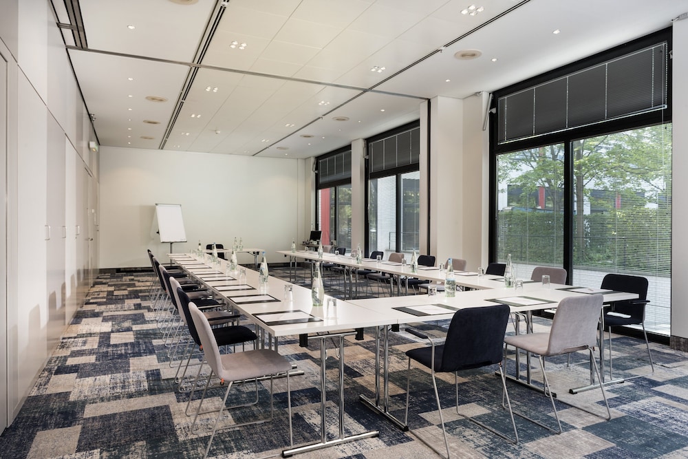 Holiday Inn Berlin City West by IHG — Hotel building in Berlin, Berlin