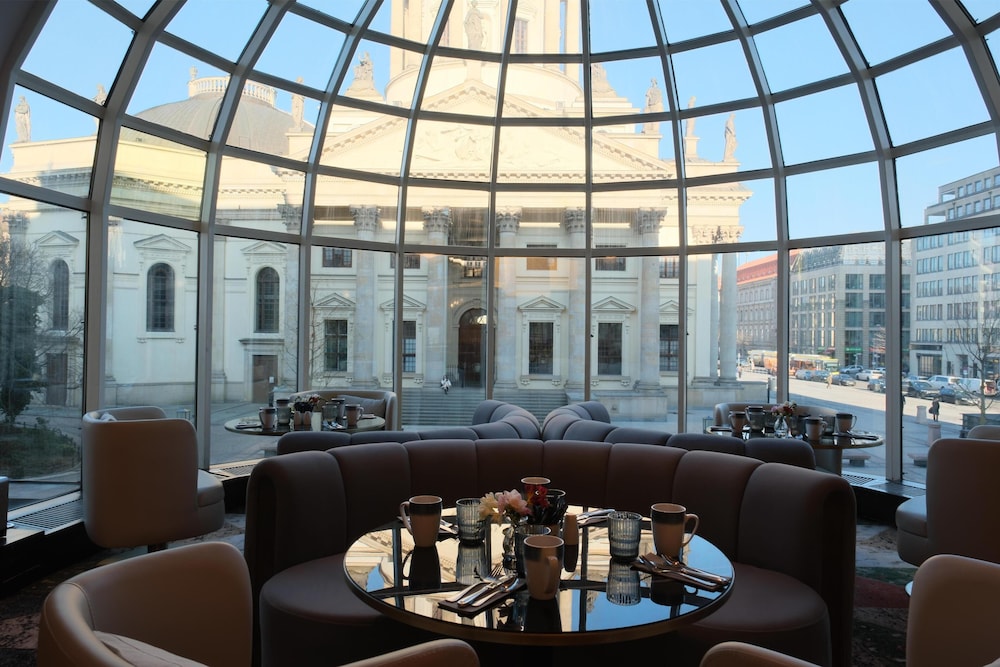 Hilton Berlin — Restaurant & bars in Berlin, Berlin
