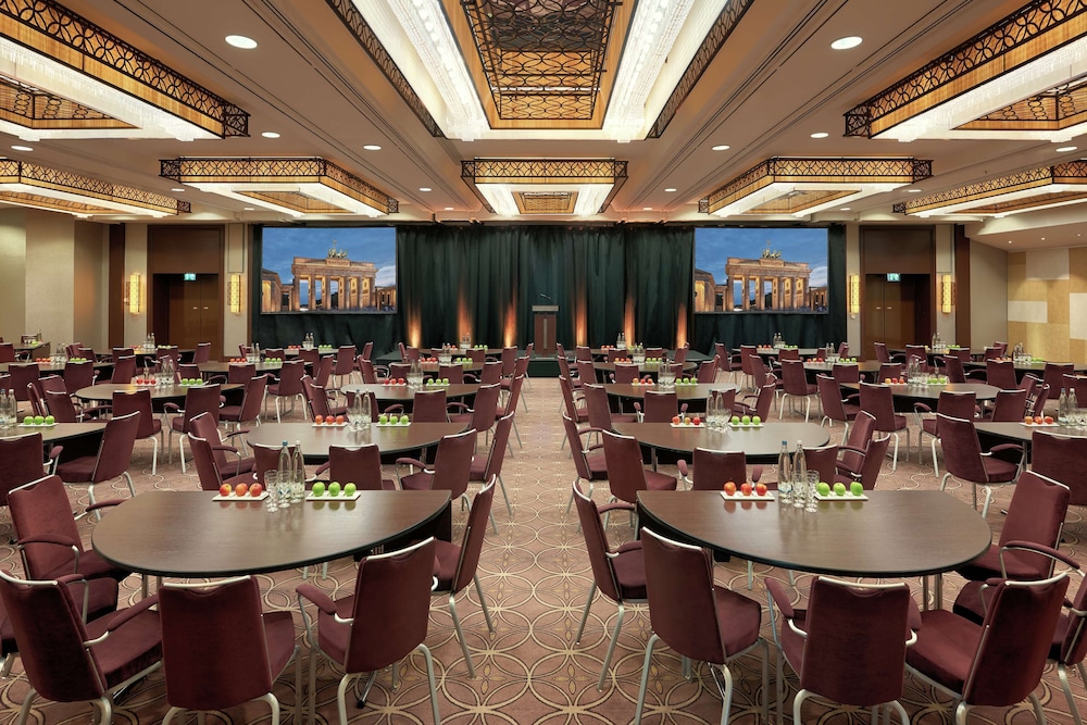 Hilton Berlin — Restaurant & bars in Berlin, Berlin