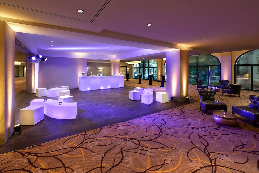 Hilton Berlin — Restaurant & bars in Berlin, Berlin