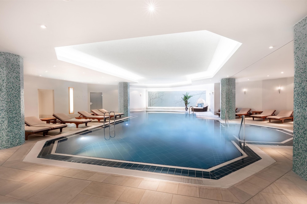 Hilton Berlin — Swimming pool in Berlin, Berlin