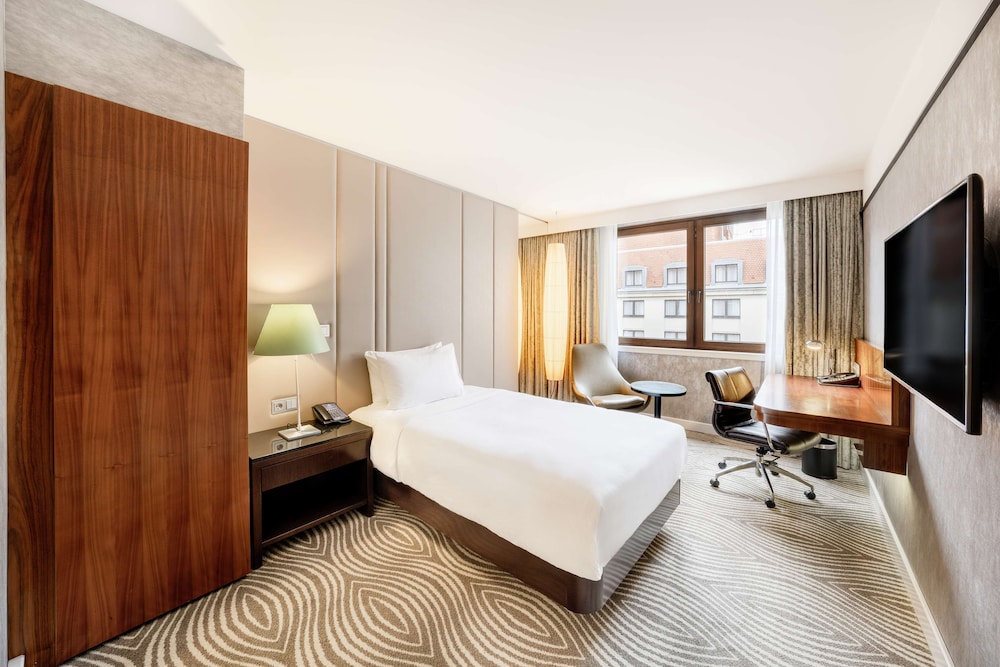 Hilton Berlin — Hotel rooms in Berlin, Berlin