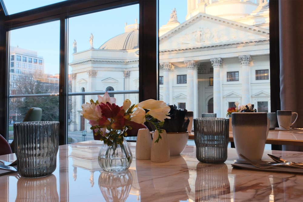 Hilton Berlin — Attractions in the area in Berlin, Berlin