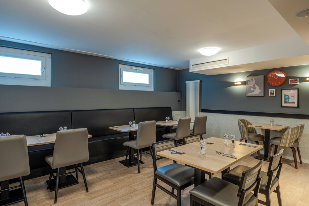 Premier Inn Berlin City Spittelmarkt — Restaurant & bars in Berlin, Berlin