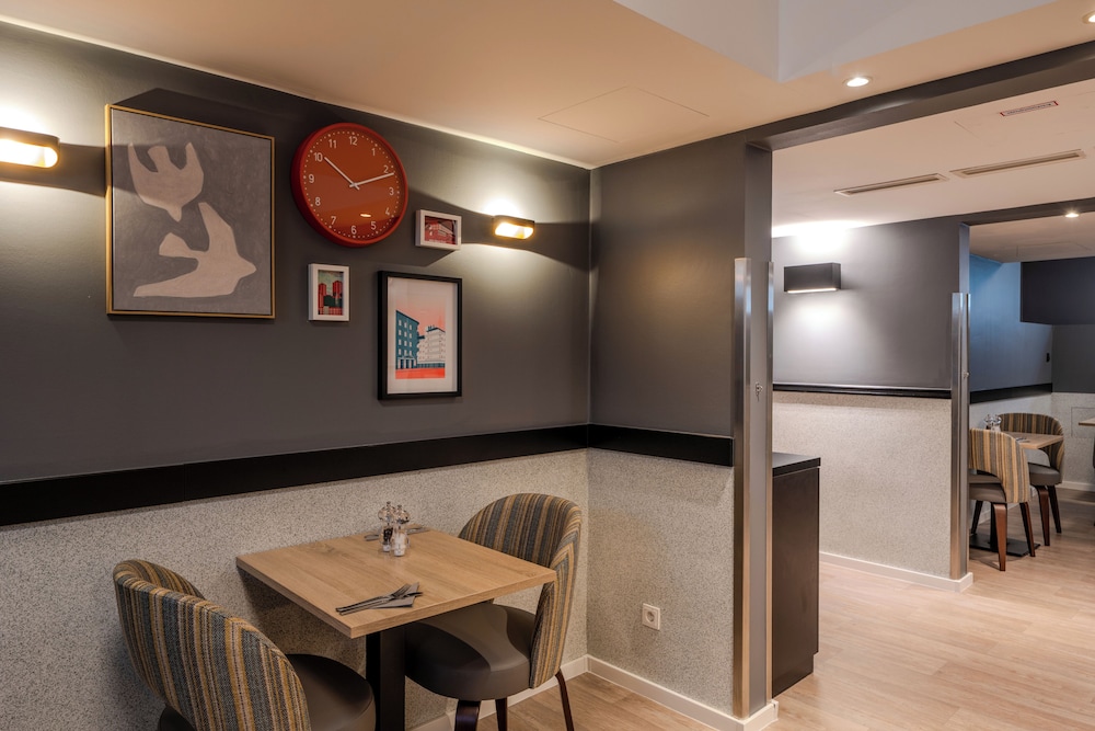 Premier Inn Berlin City Spittelmarkt — Restaurant & bars in Berlin, Berlin