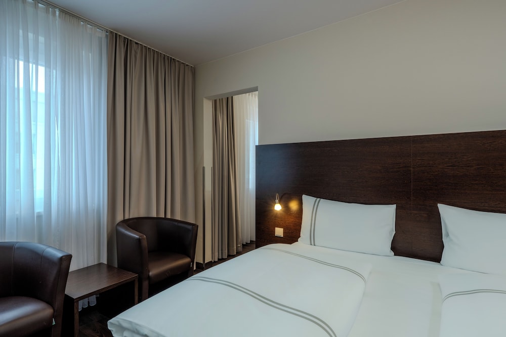 Premier Inn Berlin City Spittelmarkt — Hotel rooms in Berlin, Berlin