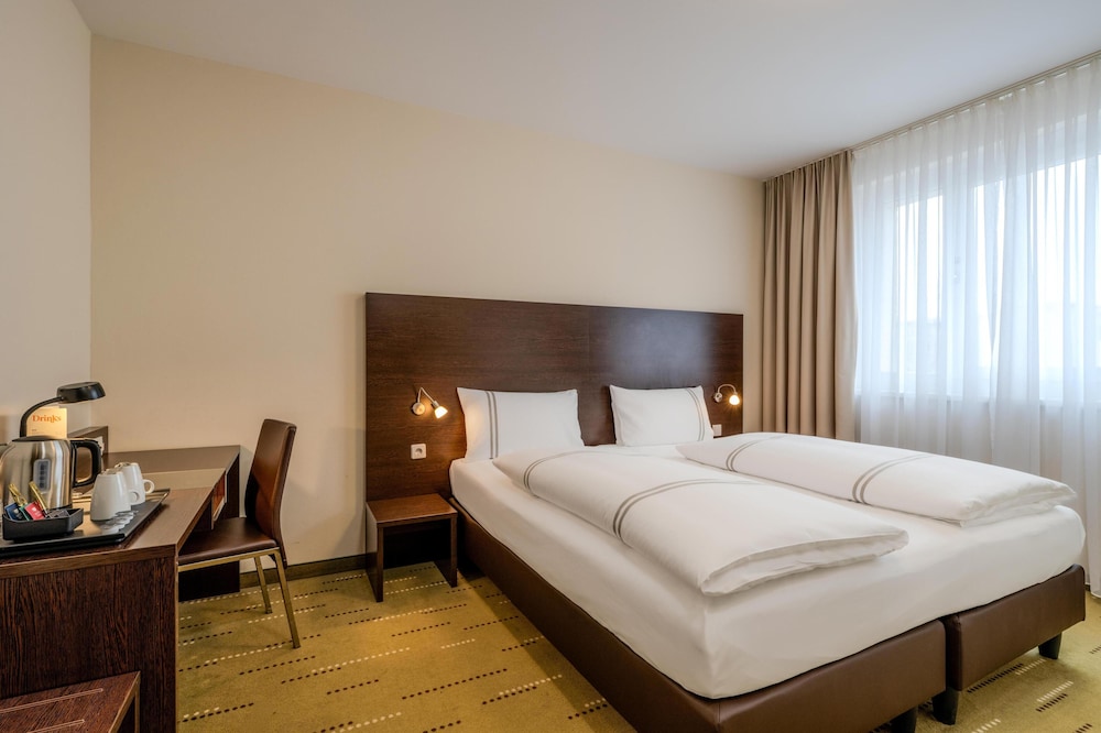 Premier Inn Berlin City Spittelmarkt — Hotel rooms in Berlin, Berlin