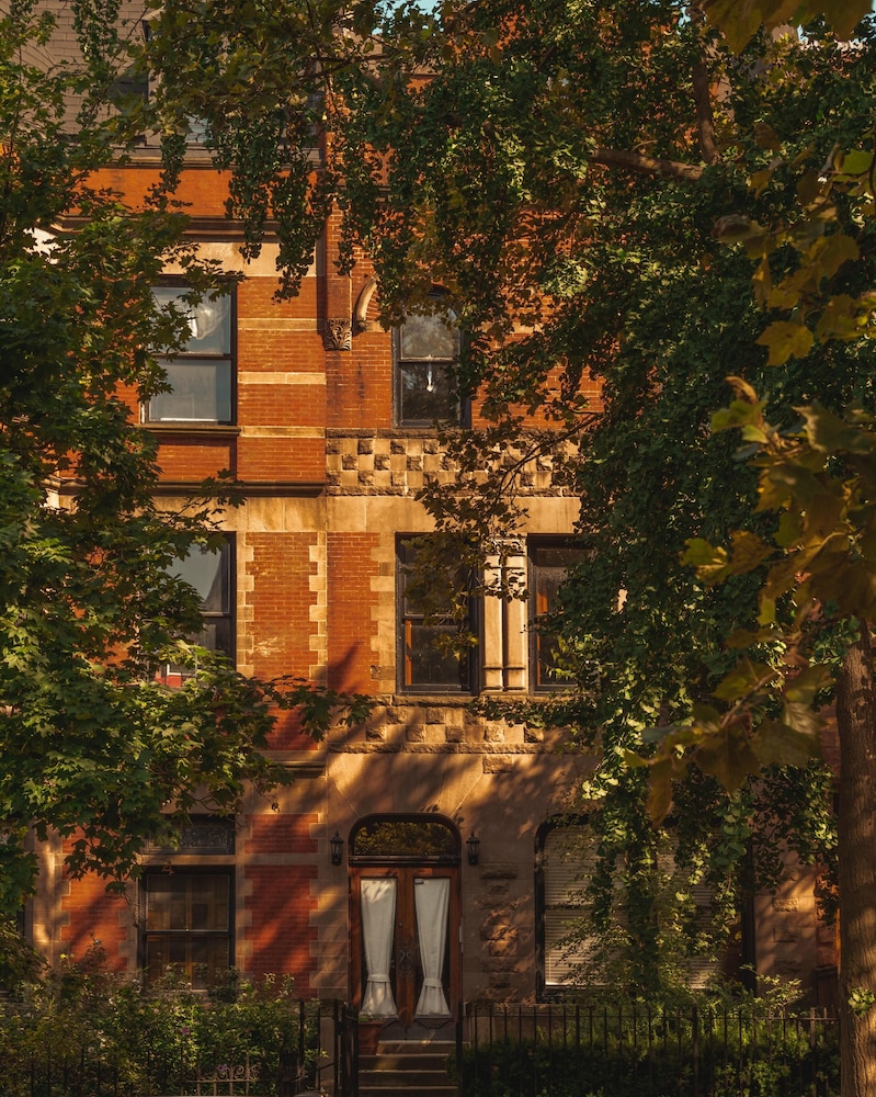 The Central Park North — Hotel building in New York City, New York State