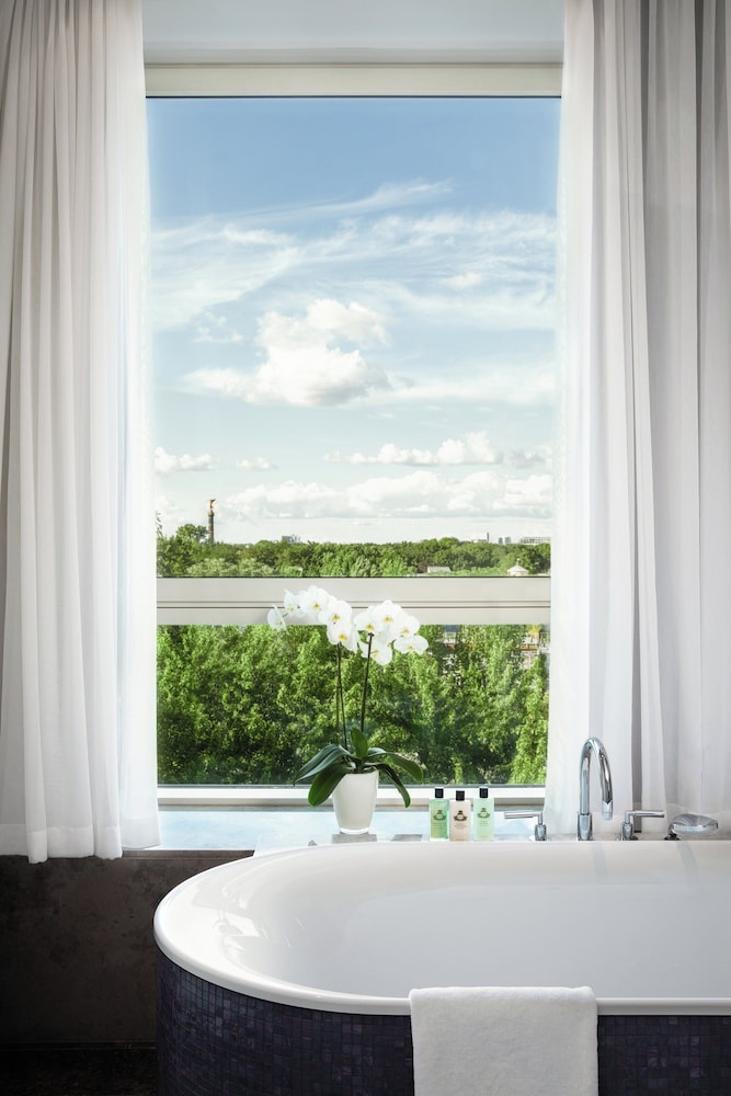 InterContinental Berlin by IHG — Hotel rooms in Berlin, Berlin
