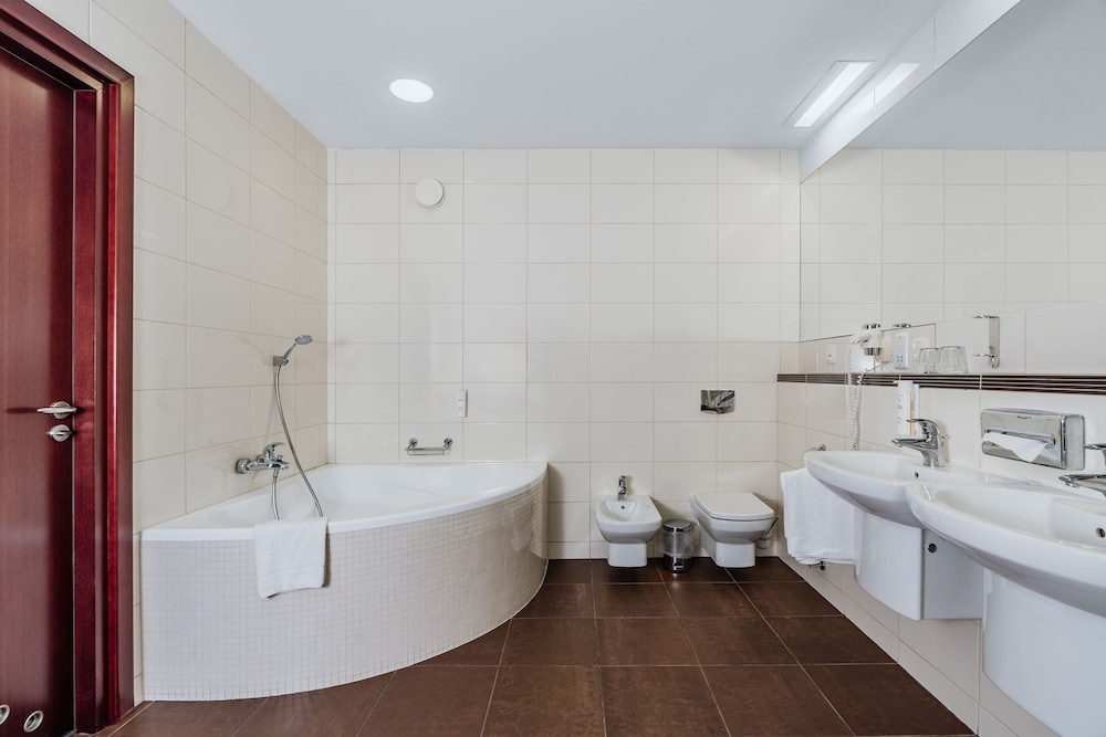 Premier Krakow Hotel — Hotel rooms in Krakow, Lesser Poland