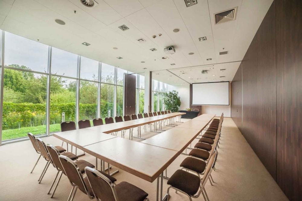 Premier Krakow Hotel — Hotel building in Krakow, Lesser Poland