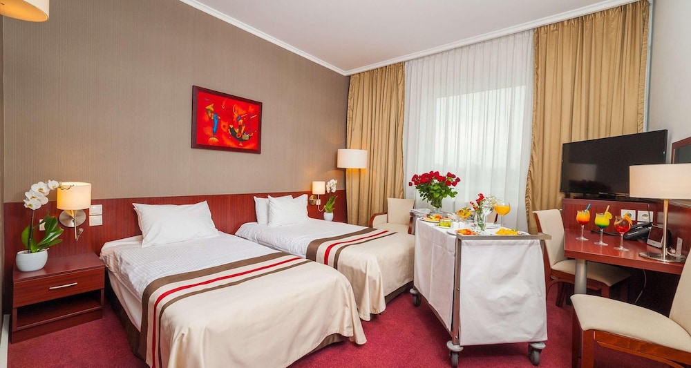 Premier Krakow Hotel — Hotel rooms in Krakow, Lesser Poland